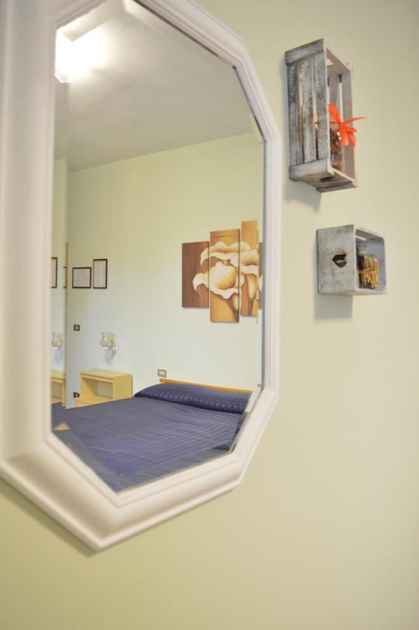 Hotel Il Poggetto Castellina Marittima Eksteriør bilde