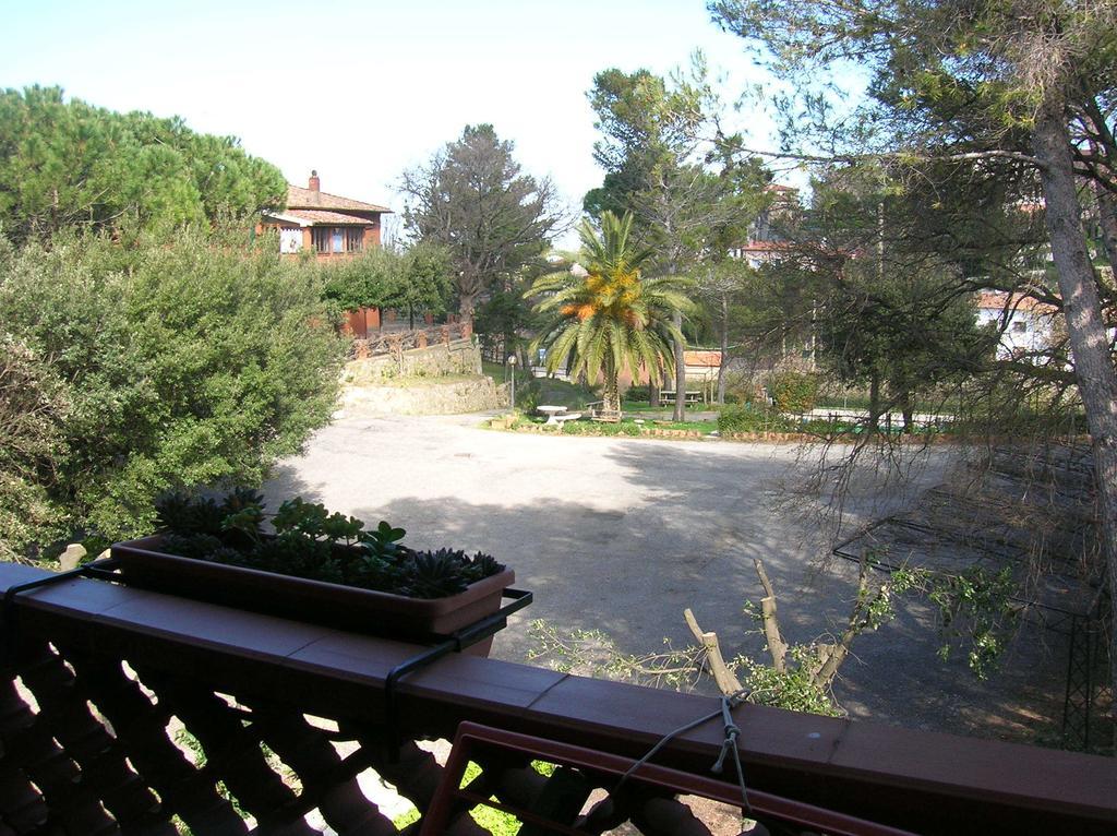 Hotel Il Poggetto Castellina Marittima Eksteriør bilde